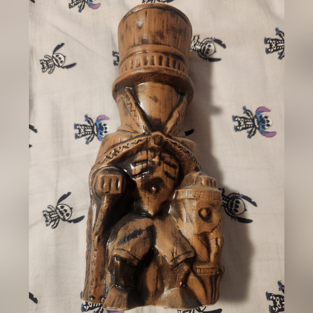 Trader Sam's Enchanted Tiki Bar Haunted Mansion Hatbox Ghost Tiki Mug